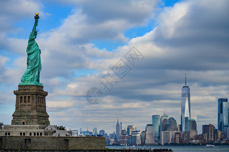 在纽约市自由女神像 在美国纽约市旅游旅行纪念碑世界国家蓝色天空城市历史贸易背景