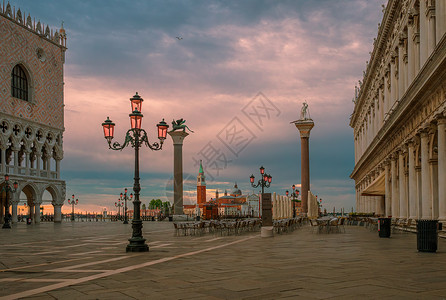 意大利威尼斯圣马可广场 圣马克专栏的美丽景象吸引力大理石雕塑广场狮子柱子旅游景观旅行动物背景图片