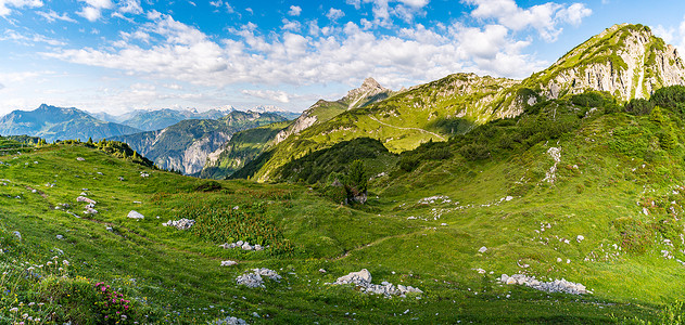 福拉尔贝格在奥地利沃拉尔贝格的莱克伦山上 飞速攀登环境娱乐登山孤独晴天全景岩石旅行天堂假期背景