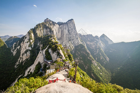 中国华山山山旅行树木国家公园顶峰天空背景图片