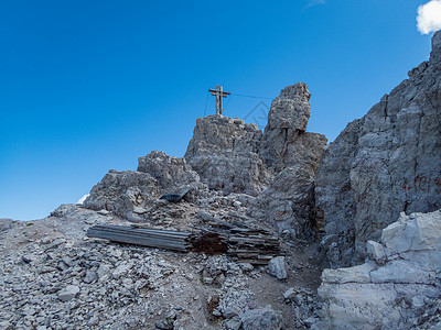 斯德丁湾在多洛米特斯德丁附近 被渡渡渡登山者追求肾上腺素天堂假期运动活动首脑登山石头背景