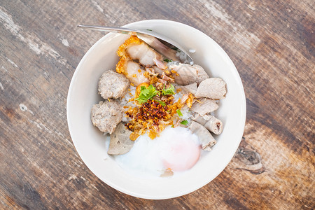 鸡肉和鸡蛋烤煮大米猪肉餐厅午餐美食食谱营养食物白米高清图片