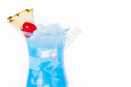 白底蓝夏威夷鸡尾酒液体酒精水果热带饮料苏打菠萝背景图片