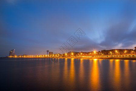 拉巴塞洛内塔市城市风景 圣巴塞罗内纳市的灯光高清图片