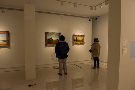 博物馆的访客该博物馆尚存艺术旅游大厅历史历史性旅行卡通片雕塑纪念品秀场背景图片