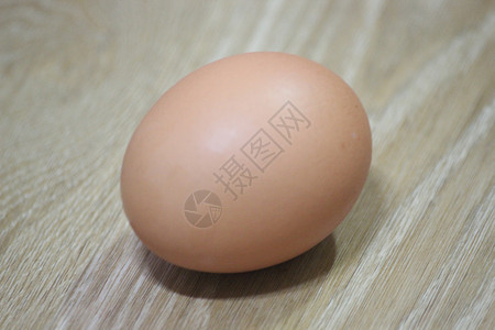 蛋制品对新鲜农场鸡蛋有选择性的近视蛋壳早餐篮子母鸡纸盘制品烹饪食物食品背景背景