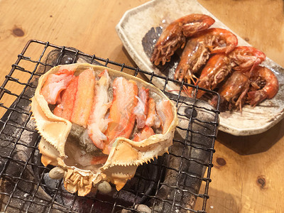 在东京Tsukiji鱼市有名的食物 日本背景图片