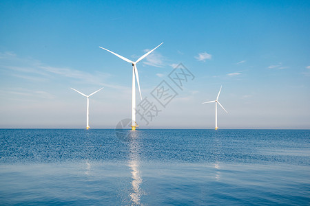 海上风车公园 有暴云和蓝天 海中风车公园涡轮机生态蓝色天空技术活力农场涡轮公园海洋背景图片