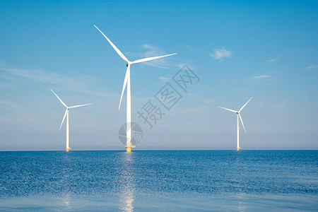 海上风车公园 有暴云和蓝天 海中风车公园生态植物蓝色发电机活力力量技术环境公园天空背景图片