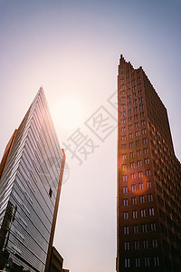波茨坦广场摩天大楼傍晚的风景高清图片