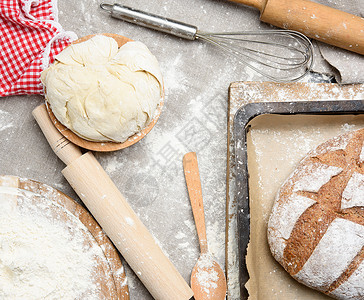 面粉面包擀面杖揉捏酵母高清图片