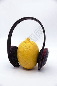 耳机中的黄柠檬2背景图片