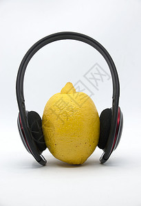 耳机中的黄柠檬4背景图片
