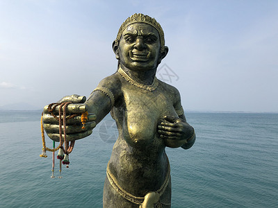 Koh Samet岛女性巨人社论雕像渡船海洋背景图片
