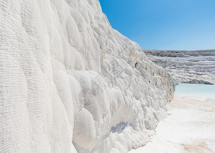 土耳其 Pamukkale 的天然石灰华池和梯田 Pamukkale 在土耳其土耳其语中意为棉花城堡观光石灰华石灰石洗澡矿物碳酸背景