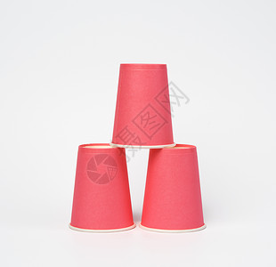 白色背景的粉红色纸面可支配杯背景图片