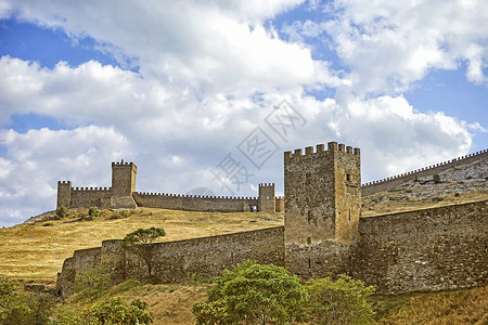 苏达克要塞俯视热那亚堡垒与天空相对的景观背景