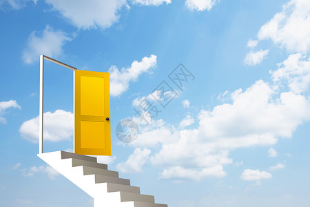 蓝天中带黄色门的白色楼梯 3D 插图背景图片