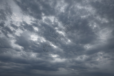 sk 上的戏剧性云风暴季节天空风景场景云景天气射线背景图片