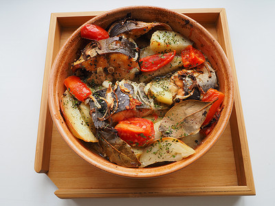 蔬菜的鱼盘牛扒食品美食美味烤鱼食物餐厅午餐海鲜正方形背景图片