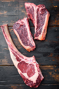牛肉干切段生的肋骨高清图片