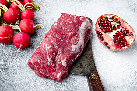 有机牛肉肉生牛排 白石本面的切肉高清图片