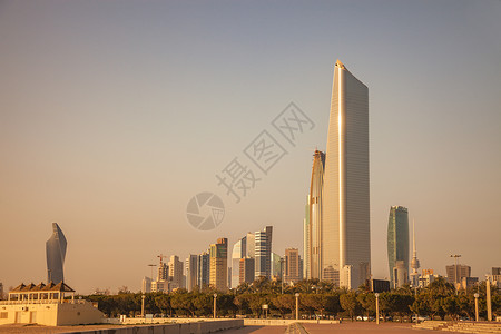 科威特城建筑 建筑城市市中心地标摩天大楼街道首都晴天全景建筑学蓝色背景图片