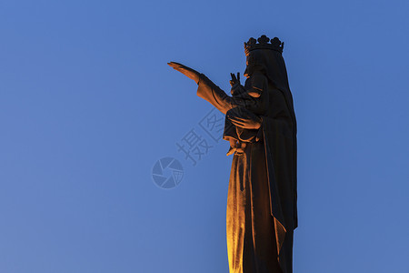 普瓦伊蒂尔的达尼斯圣母院雕像高清图片