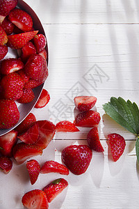 小草莓块数团体食物健康叶子红色白色水果背景图片