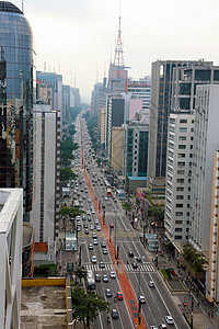 巴西圣保罗大都会保利斯塔大道的摩天楼背景图片
