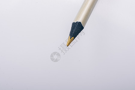 铅笔作为回到学校主题教育项目乐器木头办公室插图工作白色工具石墨学习阴影背景图片