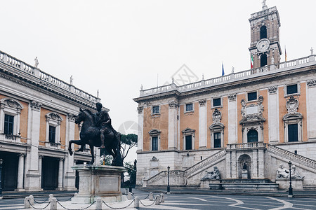 乌斯马尔在首都山顶 与Palazzo参议员和马库斯·奥雷利乌斯的骑士雕像背景