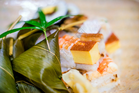 传统京都式寿司蒸汽旅行餐厅海鲜手工篮子竹子传统海藻访问背景图片