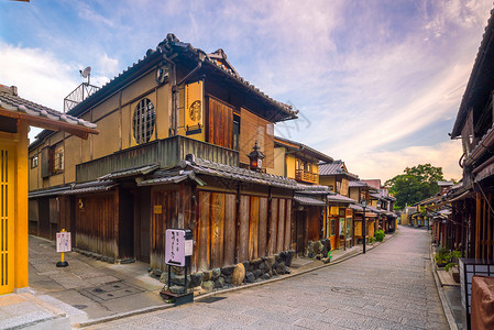旧城京都的星巴克咖啡店村庄咖啡店铺背景图片