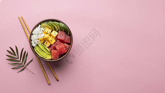紫色的牛油果美味的poke碗 高品质的美容照片概念(如背景