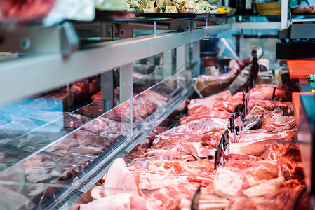 在屠宰场吃新鲜鲜生红肉鱼片美食食物展示红色柜台市场部门冰箱杂货店红色的高清图片素材