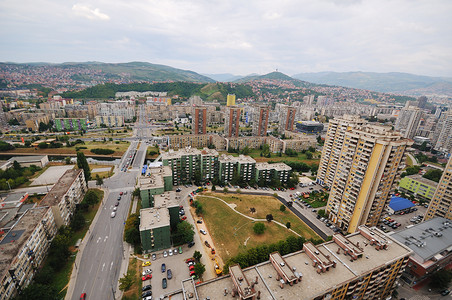 波黑萨拉热窝萨拉耶沃市风景城市生活商业城市街道高楼天空天际场景全景鸟瞰图背景