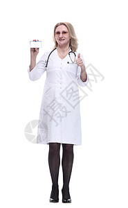 合格的医生 有一个数字平板电脑来扶助你药物成人治疗师保健注意力服务药片广告牌护理人员快乐背景