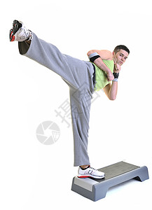 与世隔离的男子健身白色饮食生活方式男性脚趾灵活性乐趣生活节食健身房背景图片