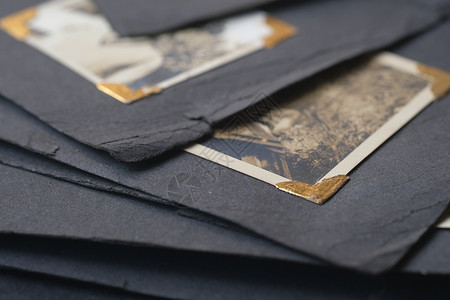 黑色的旧相片集照片空白展示明信片茄子边缘剪贴簿相框古董记忆背景图片
