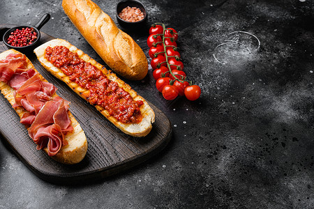 腿排和番茄猪肉塞拉诺高清图片