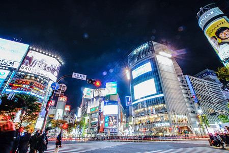 夜晚十字路口日本涩谷区高清图片