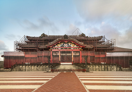 四圣兽舒里城堡在日本冲绳县首府纳哈的舒里居民区 (注 位于日本冲绳省会)背景