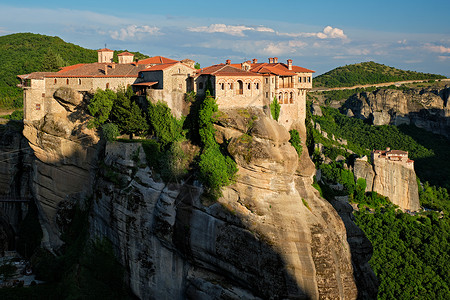 迈泰奥拉修道院悬崖房子高清图片