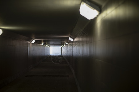 有灯的隧道 建筑物里有很长的隧道门高清图片素材