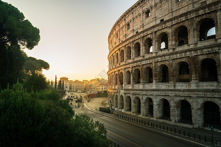 日出时在意大利罗马举行的罗马巨集高清图片