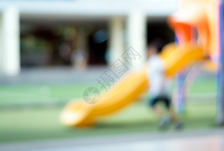 学校游乐场和儿童活动的重点分散运动操场玩具校园剧场乐趣公园民众孩子童年背景图片