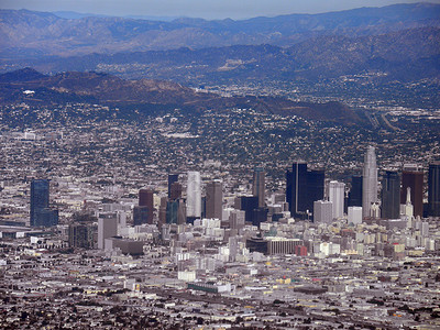 洛杉矶市中心建筑空气市中心飞机薄雾阴霾背景图片