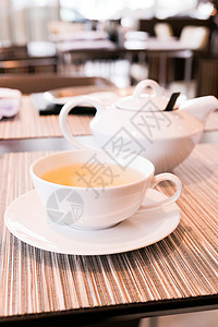 五点在餐馆里吃青草药茶餐具菜单茶具草本植物食物产品花园早餐抹茶饮料背景图片