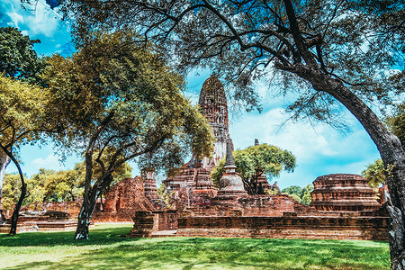 Ayutthaya历史公园 教科文组织世界遗产遗址 泰国历史旅行 泰山宗教地标纪念碑建筑学文化历史性雕塑游客石头天空背景图片